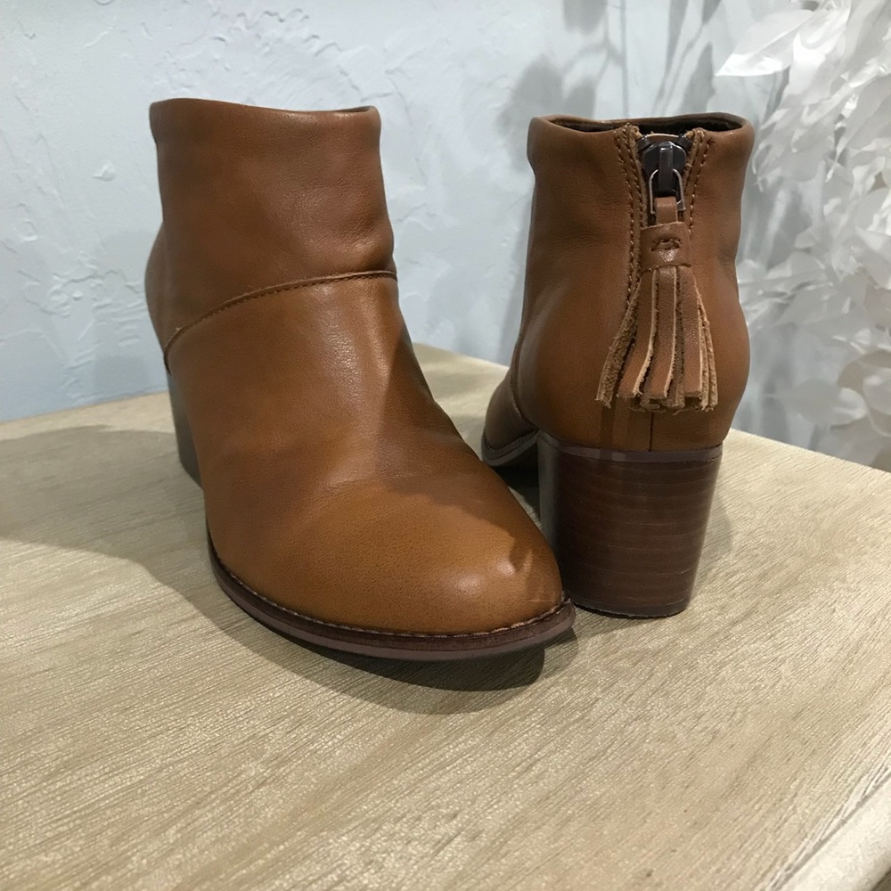 Leila Warm Tan Leather Booties Woman’s 6.5